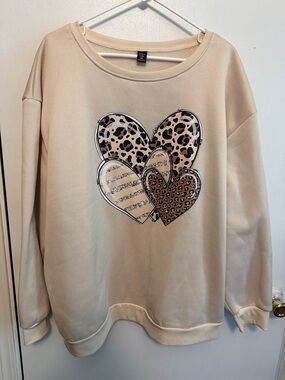 SHEIN Cream Heart Print Pullover Sweatshirt